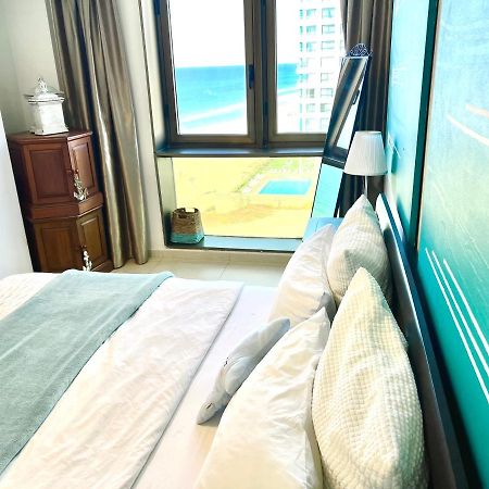 Beach Apartment- Breathtaking Views With Bomb Shelter Herzelia Exterior foto