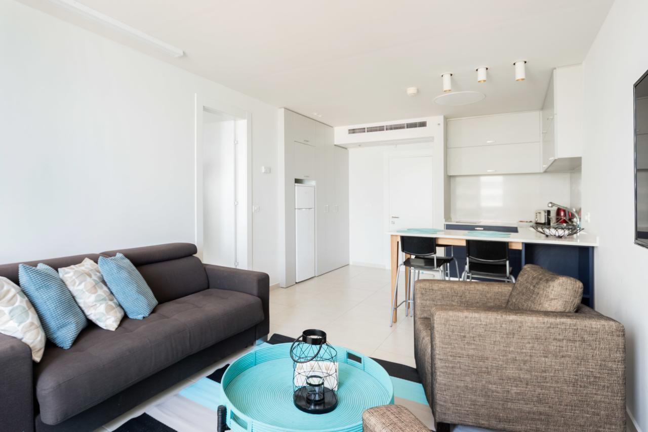 Beach Apartment- Breathtaking Views With Bomb Shelter Herzelia Exterior foto